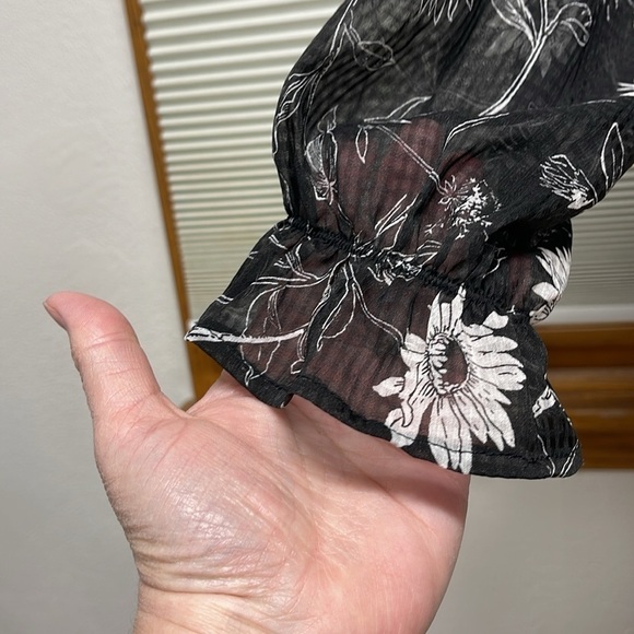 Leith Black Floral Print Sweatheart Neckline Cropped Top Size Medium - Picture 3 of 8